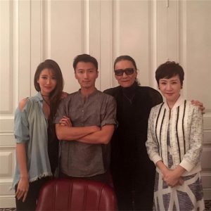 谢婷婷、谢霆锋、谢贤、狄波拉合照