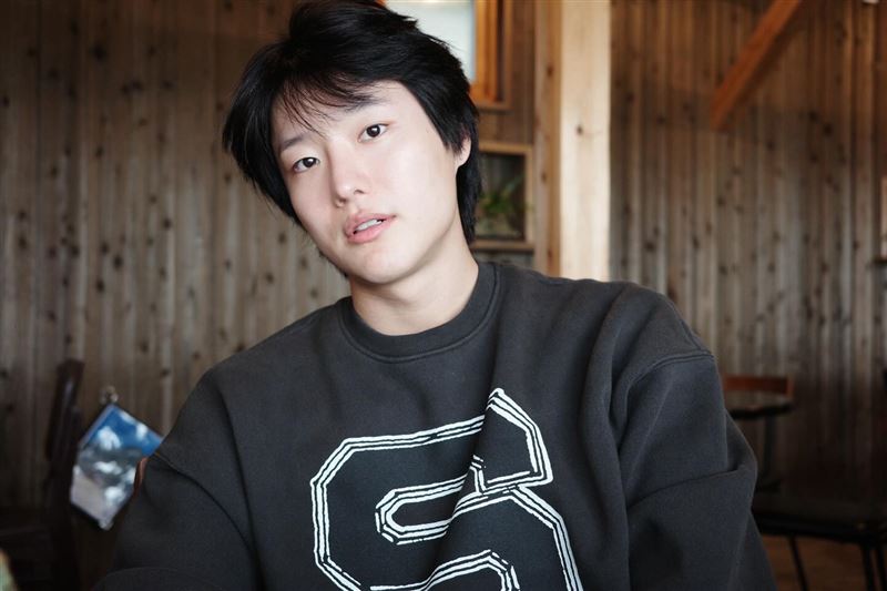 WOODZ（曹承衍）亲自开直播澄清自己早已婉拒出演《玉子》。（图／翻摄自IG @woodz_dnwm）