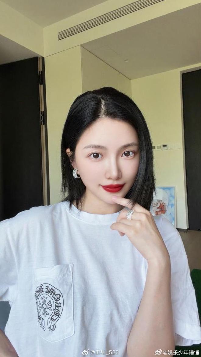 杜淳妻子王灿自曝等到资助孩子独立才自报身份