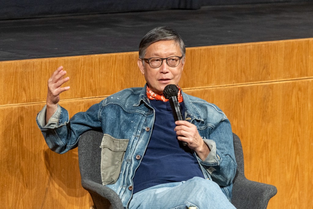 刘伟强导演带领观众回顾他的电影历程。
