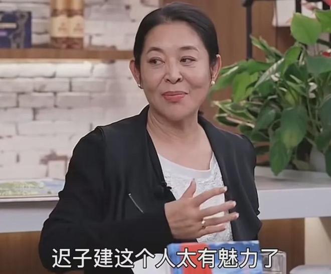 45岁宋佳二封金鹰奖视后!她到底读了多少书,才摆脱15年黑历史,逆袭成大女主