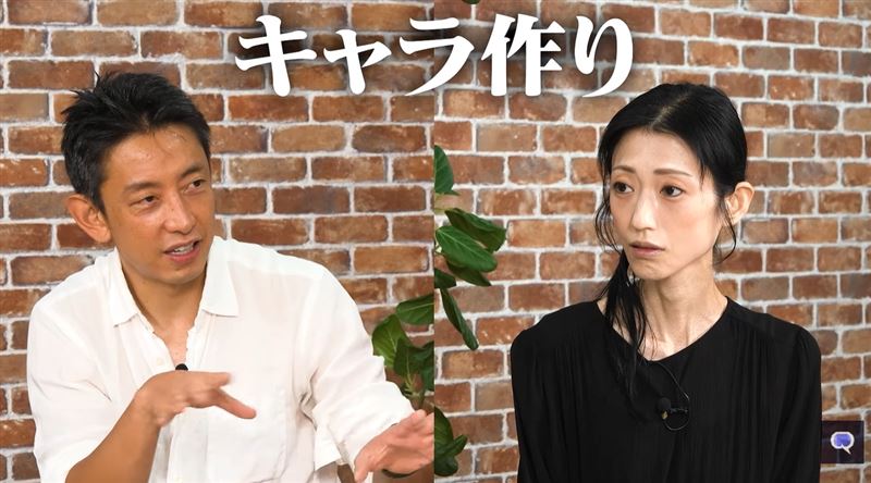 坛蜜露面时脸部与颈部线条明显消瘦，说话速度也较为缓慢。（图／翻摄自YouTube-ReHacQ&minus;リハック&minus;【公式】）