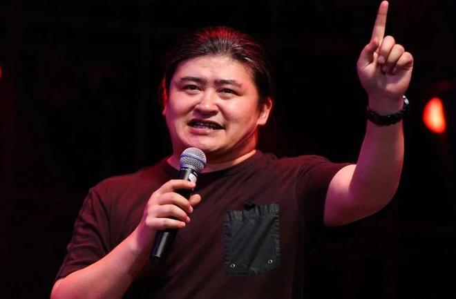 去世仅2天，人民日报对刘欢的称呼变了，5字之差释放信号不一般