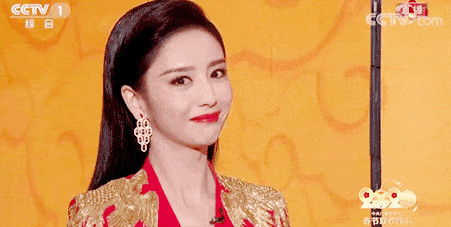 佟丽娅离婚5年，儿子还以为一家三口很幸福？她的另一副面孔，藏得太深了
