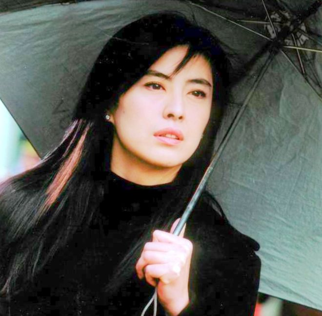 这个消失20年的顶级女明星,居然复出了