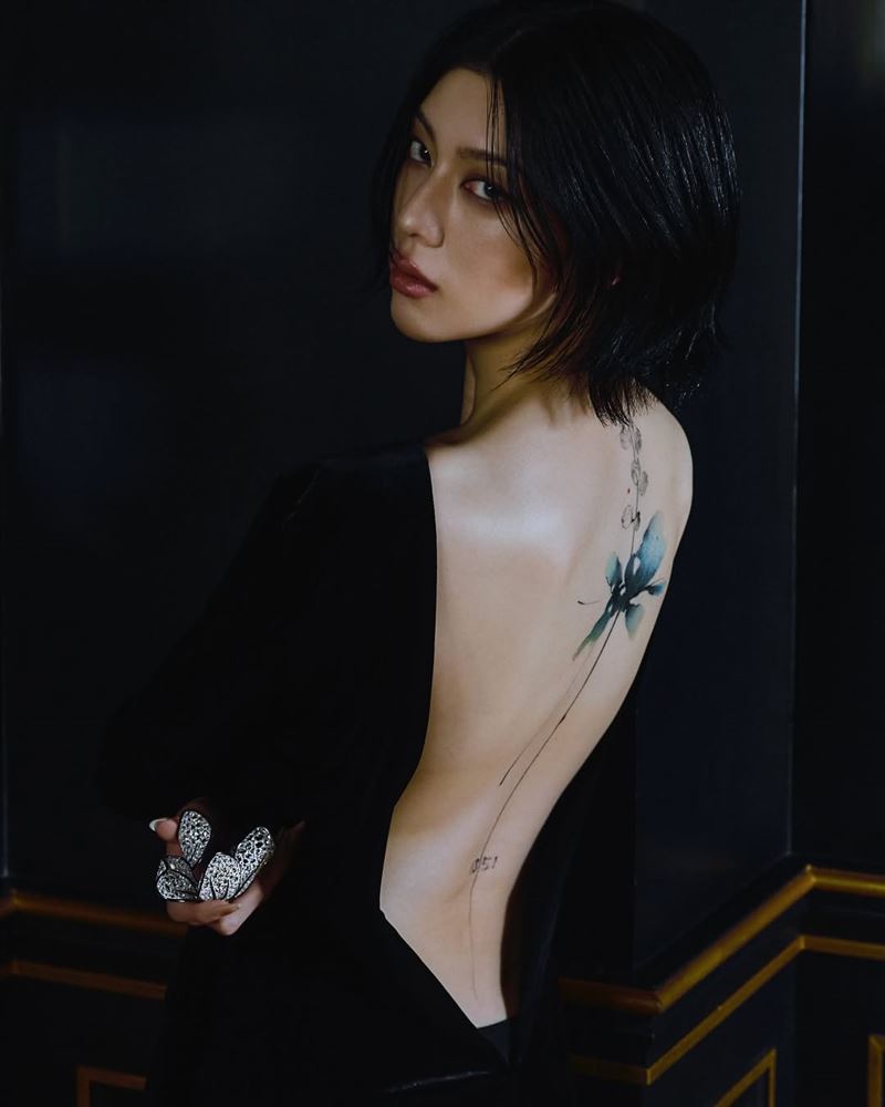 三吉彩花因出演韩国电影《老千4：恶魔之歌》，与韩国男星卞耀汉上演大尺度床戏。（图／翻摄自三吉彩花IG）