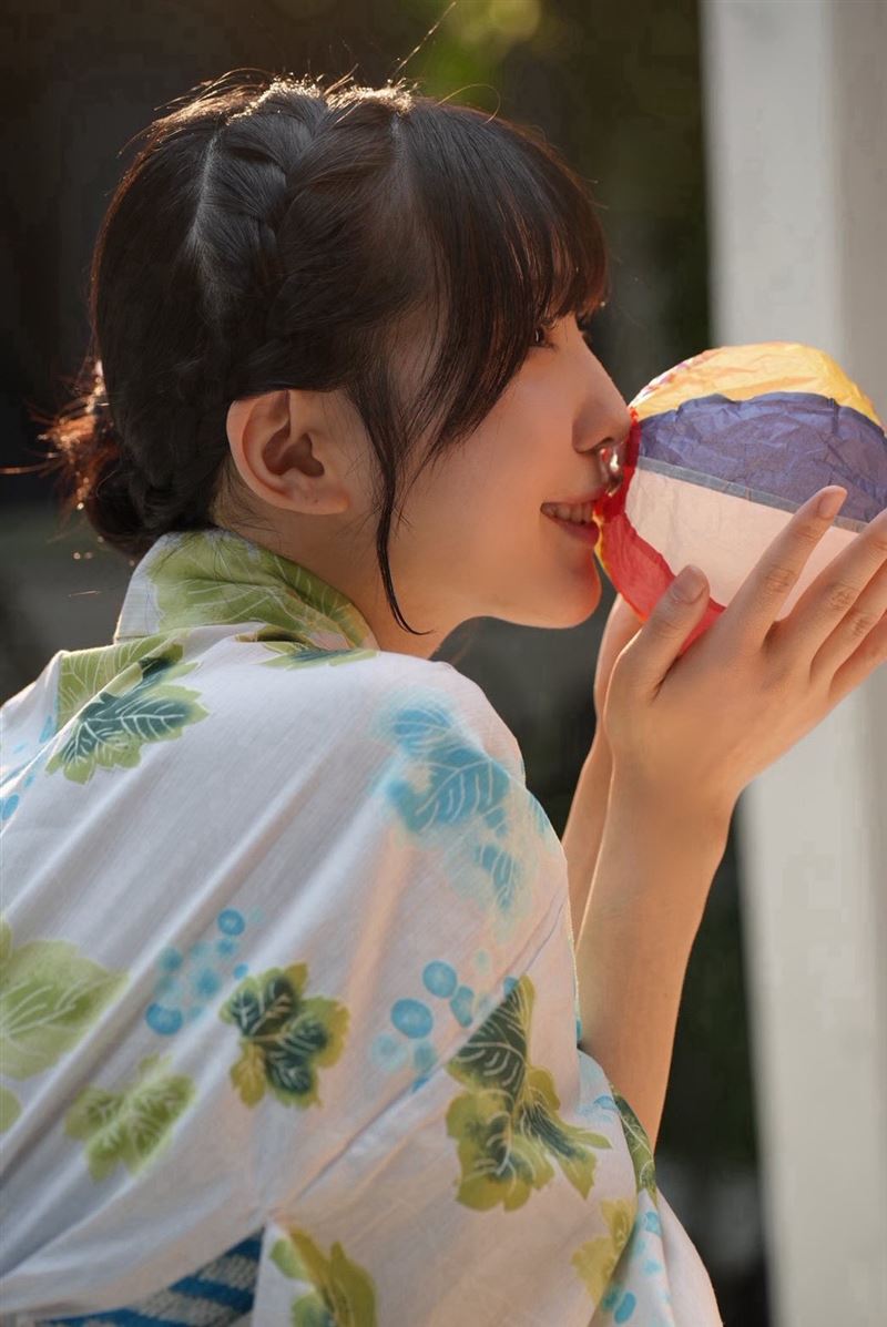 女优紫堂留衣（紫堂るい）从童星出身，曾转战补教界当老师。（图／翻摄自X平台 @rui_shido）