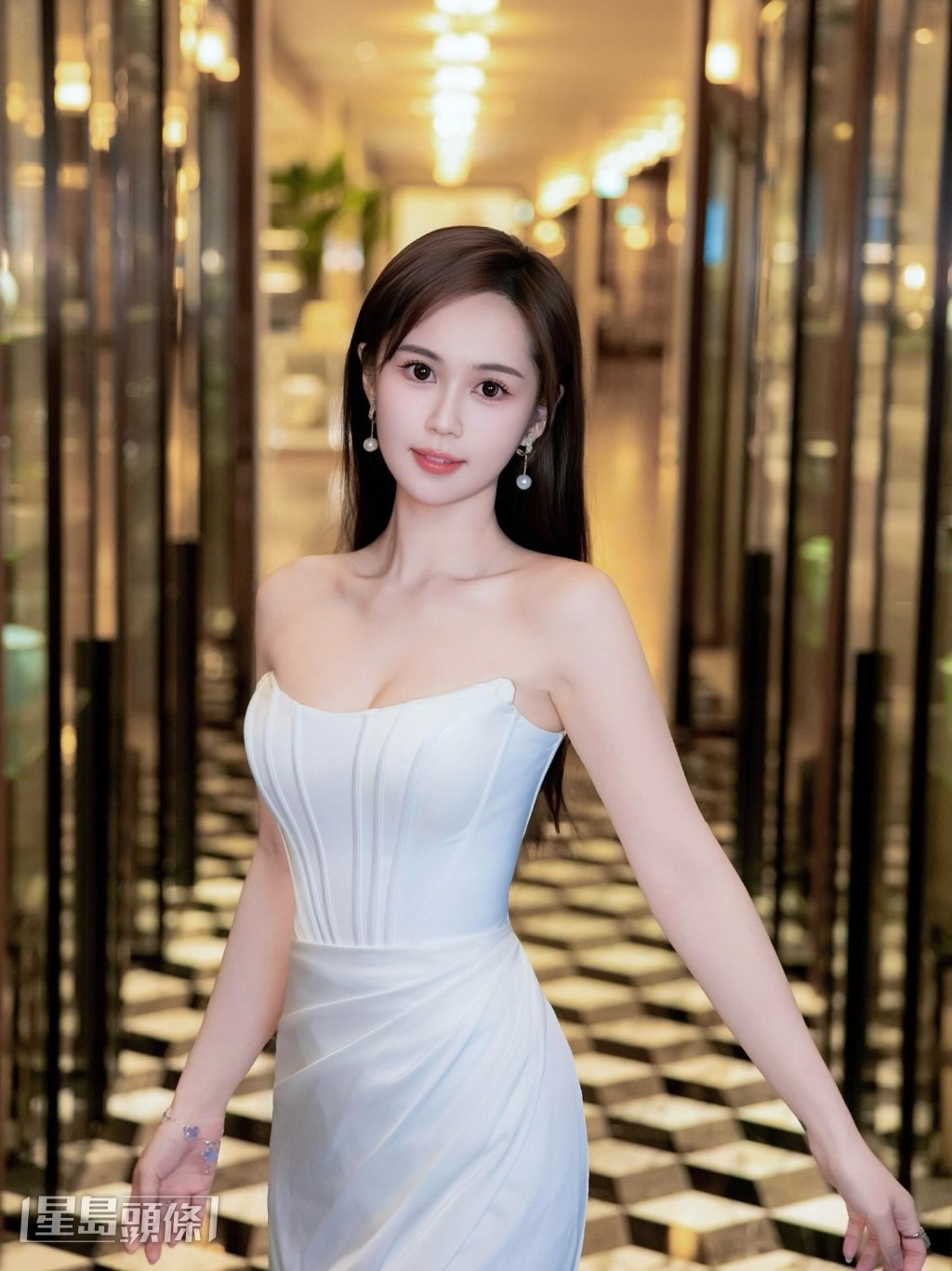 另一位「隐藏女神」则是港姐季军梁超怡。
