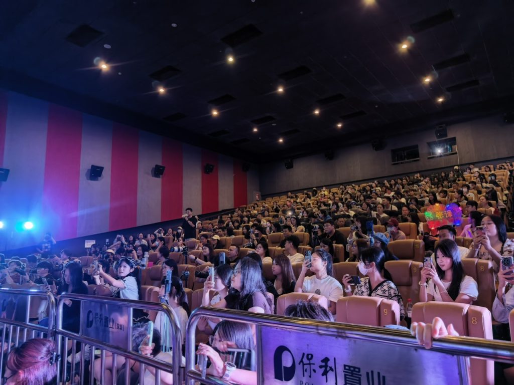 电影《神探之痕迹》深圳路演主创致敬英雄初心 细腻解读人物内核
