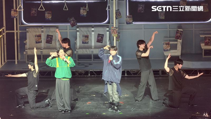 Super Junior成员利特、希澈组成的小分队SJ-83z来到高雄演出。（图／记者王培骅摄影）