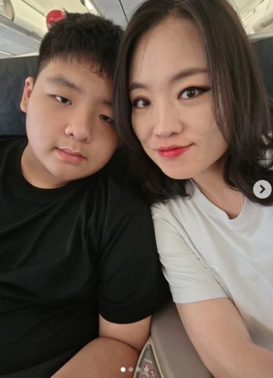 《黑白大厨》郑智善晒13岁儿！母子丹凤眼一模一样　网惊：根本複製贴上_中国娱乐网_内地香港澳门台湾电影电视歌曲娱乐明星新闻
