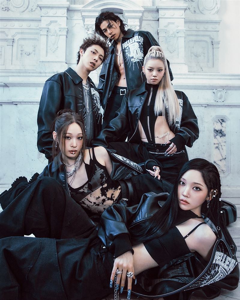 韩国男女混声团体ALLDAY PROJECT。（图／翻摄自IG @allday_project）